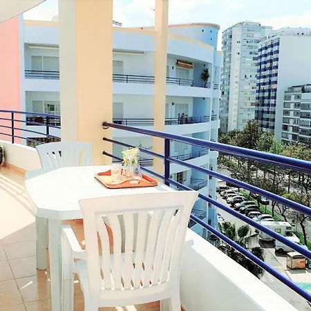 Apartment Lover's Paradise: 3br 2 Min From The