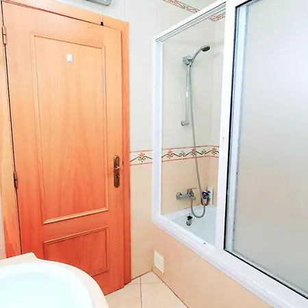 Apartment Lover's Paradise: 3br 2 Min From The *