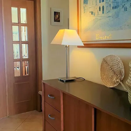 Lover's Paradise: 3br 2 Min From The * Quarteira