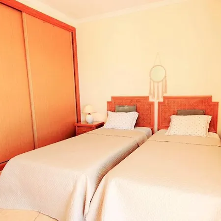 Lover's Paradise: 3br 2 Min From The Apartment *