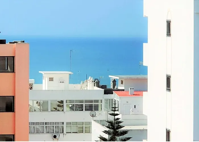 Lover's Paradise: 3br 2 Min From The