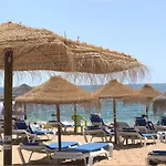 Lover's Paradise: 3br 2 Min From The Quarteira