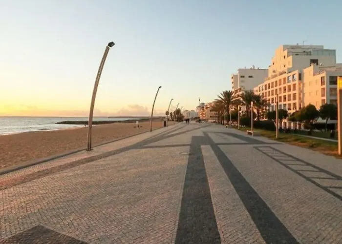 Apartment Lover's Paradise: 3br 2 Min From The Quarteira