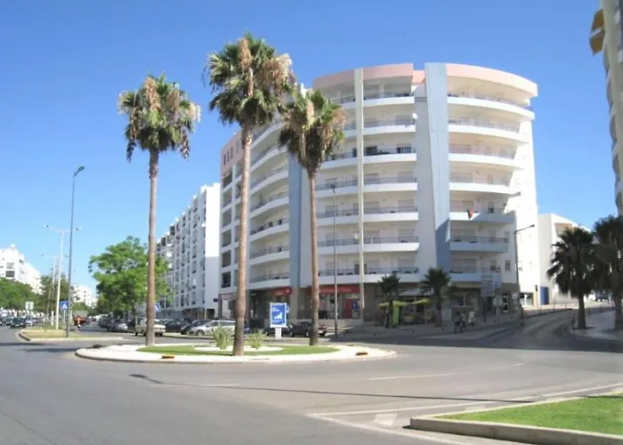 Lover's Paradise: 3br 2 Min From The