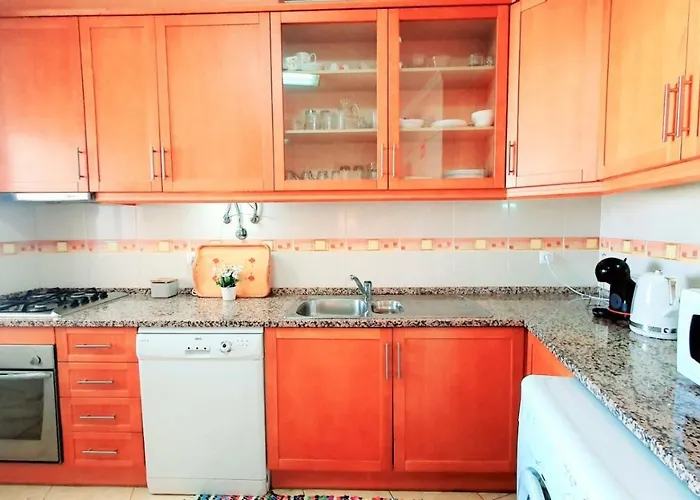 Apartment Lover's Paradise: 3br 2 Min From The