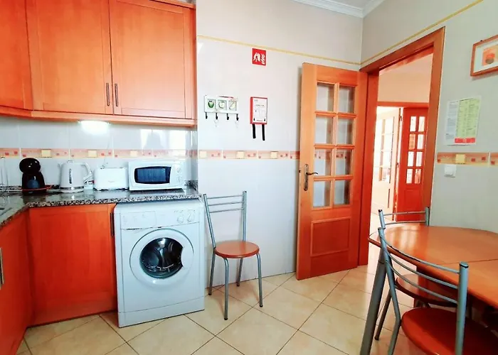 Lover's Paradise: 3br 2 Min From The Apartment *