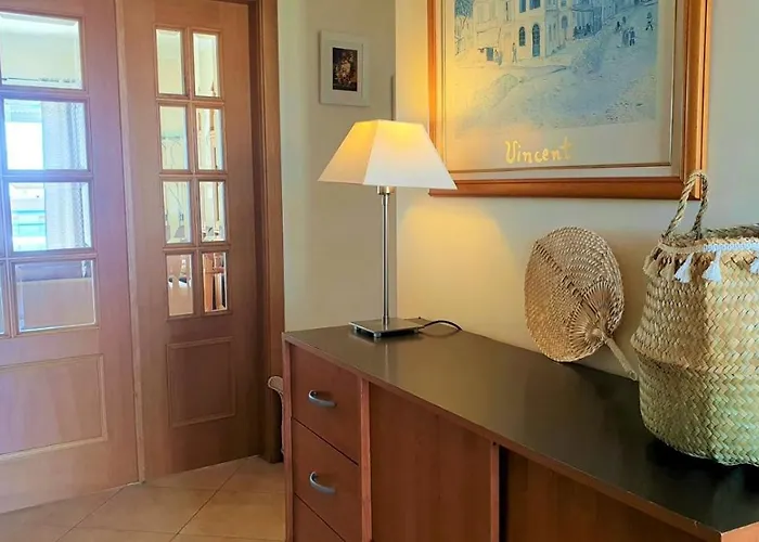 Lover's Paradise: 3br 2 Min From The * Quarteira