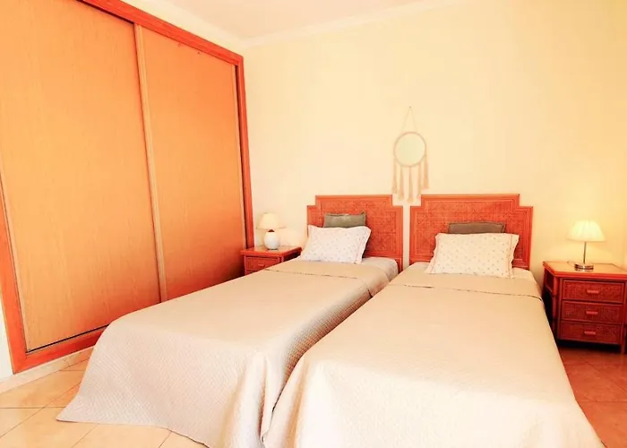 Lover's Paradise: 3br 2 Min From The Apartament *